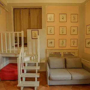  Apartment Tranquil Near Museums And Train Station Italy